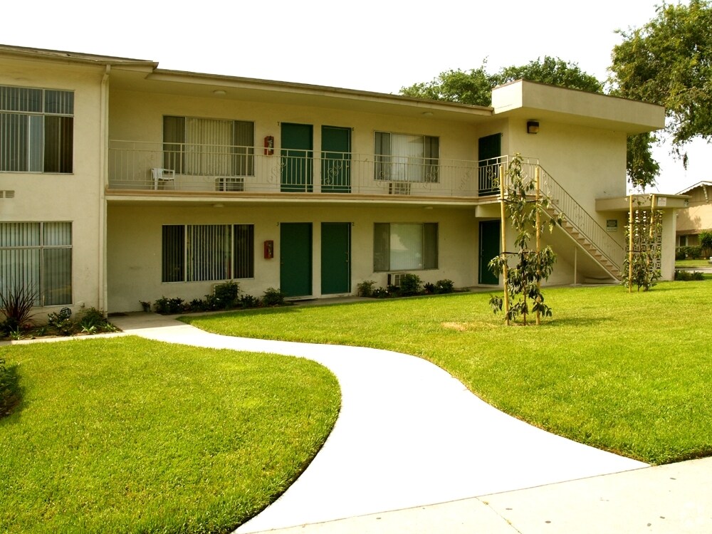 Building Photo - 933 S Roberts St