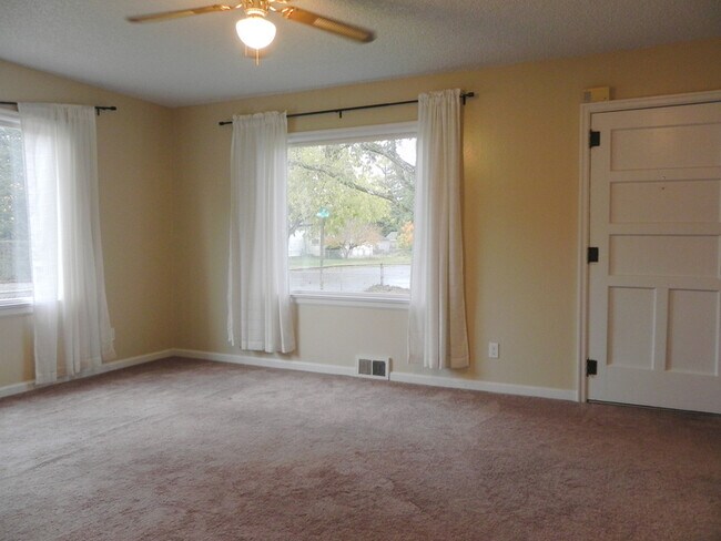 Foto del edificio - 6802 S Fife St