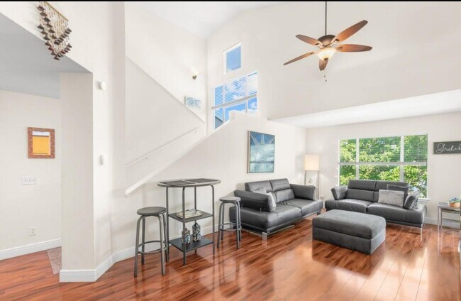 Foto del edificio - 1760 Palm Cove Blvd