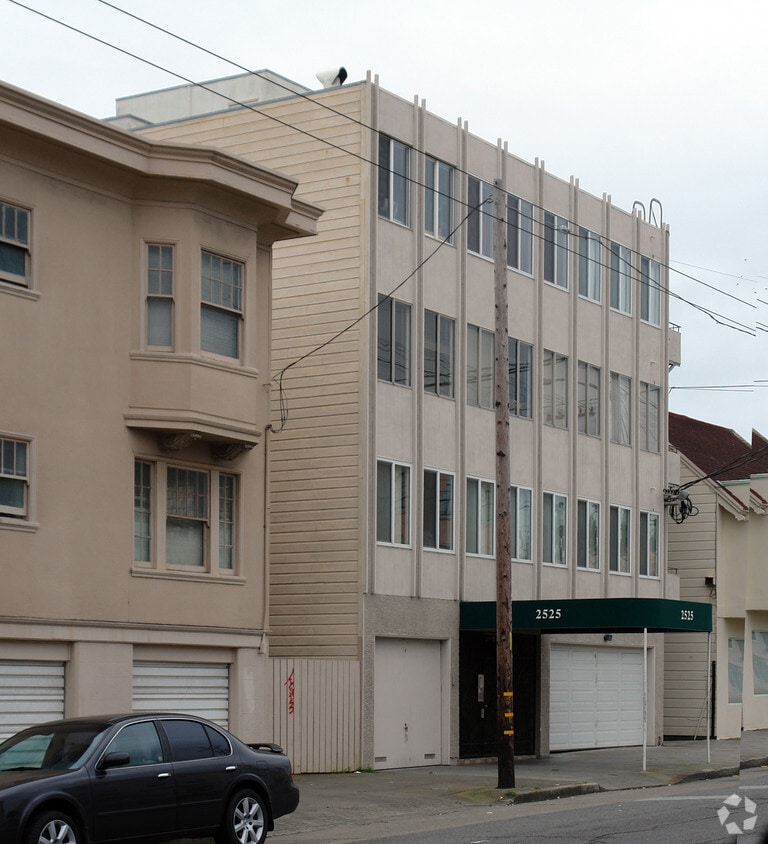 Building Photo - 2525 Balboa St