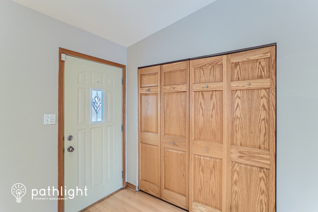 Building Photo - 1475 Port Arthur Court, Hoffman Estates, I...