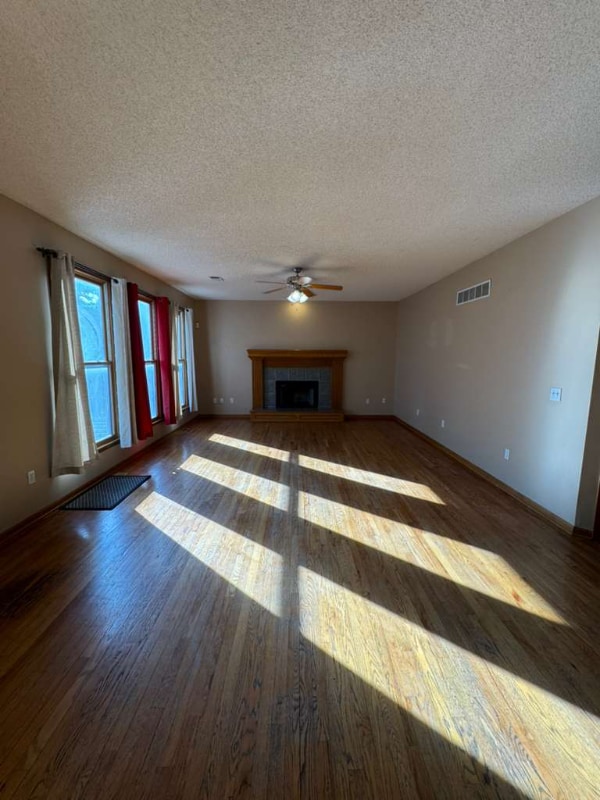 Foto del edificio - 13853 W 123rd St