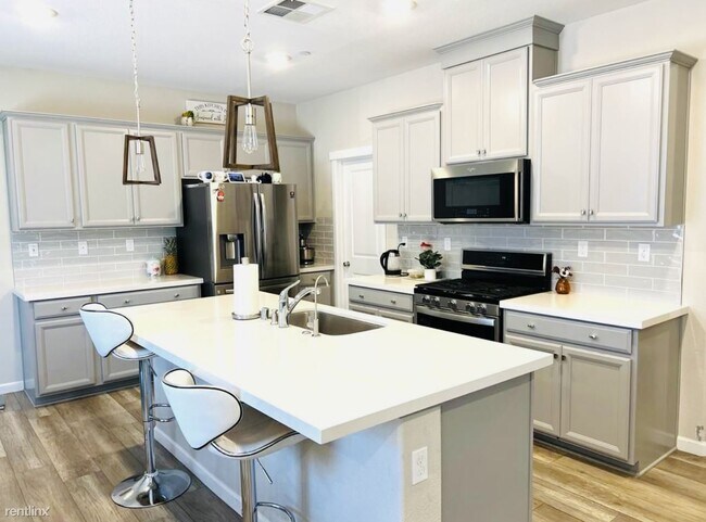 Foto del edificio - 5 br, 3 bath House - 5341 Knights Valley Lane