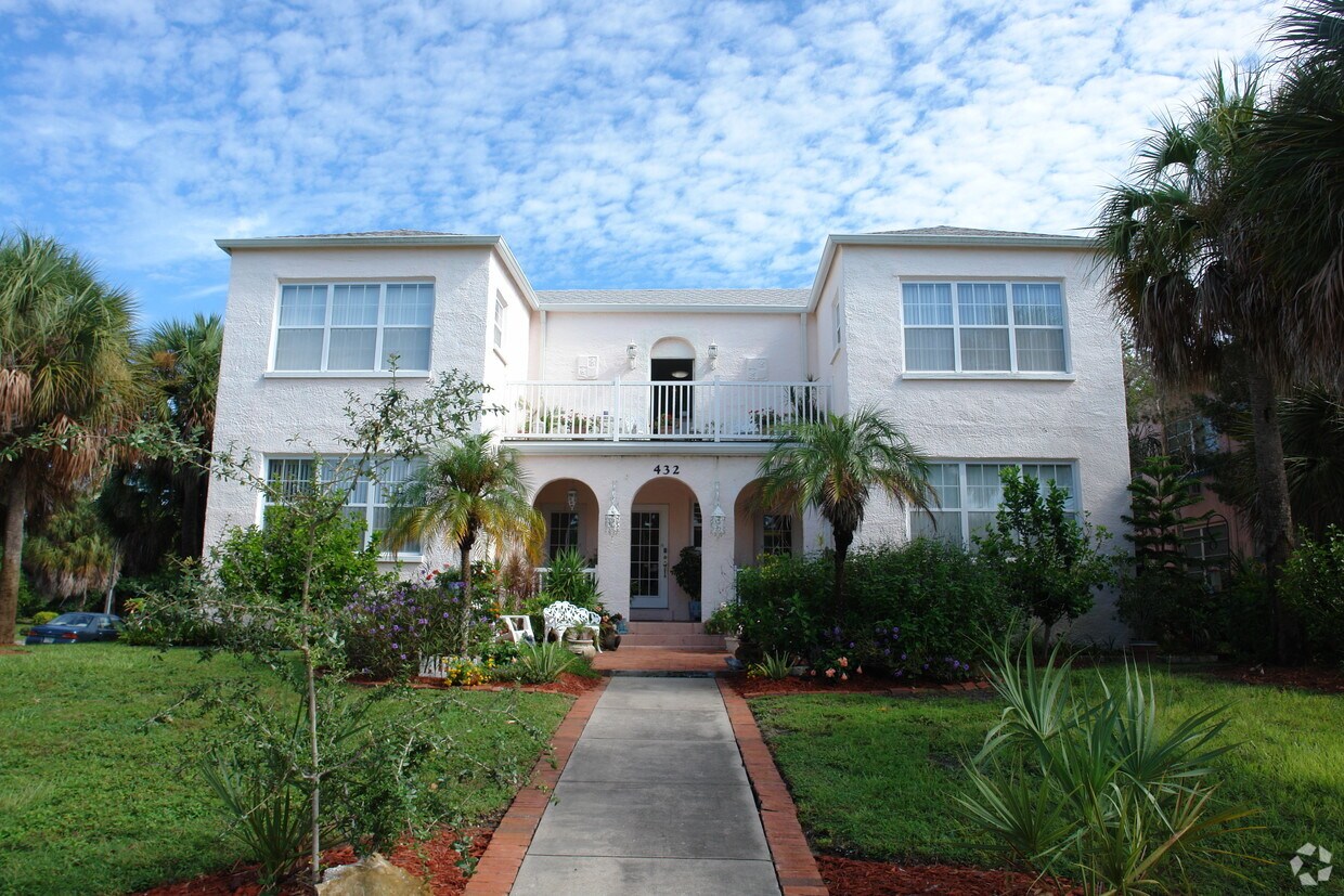 Building Photo - 432 Armada Rd S