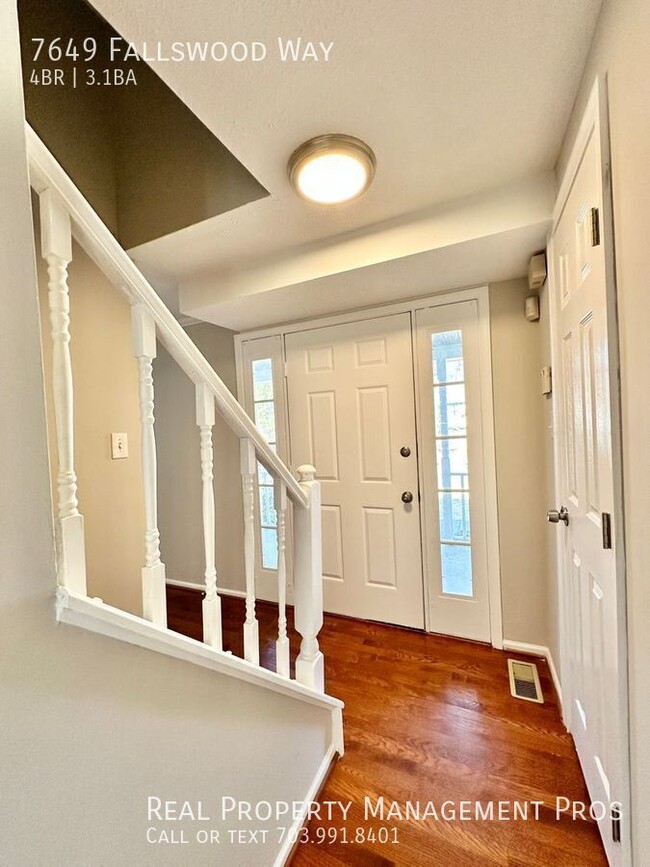 Building Photo - 7649 Fallswood Way