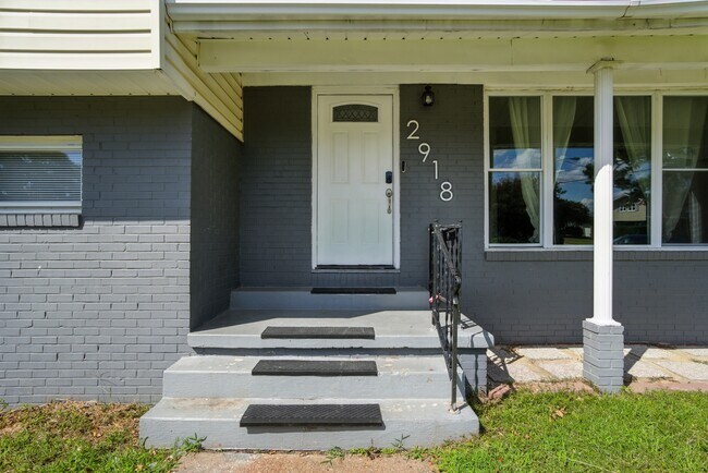 Foto del edificio - 2918 Somerset Ln
