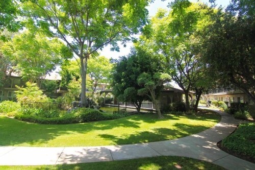Foto del edificio - 11550 Santa Gertrudes Ave