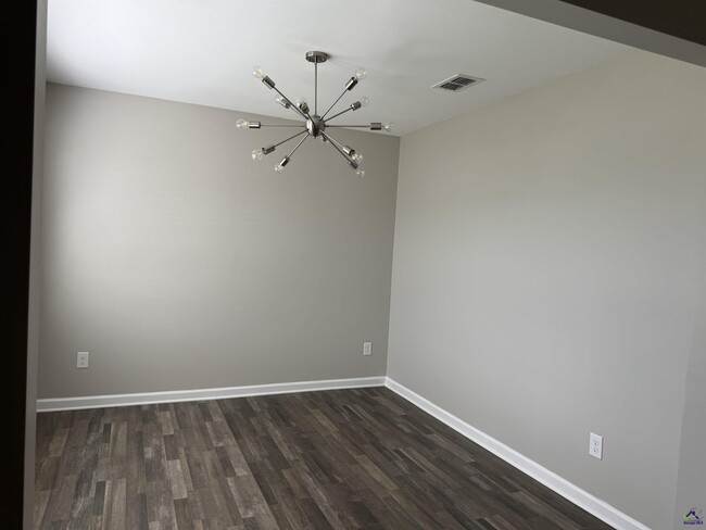 Building Photo - 186 Price Ml Trl