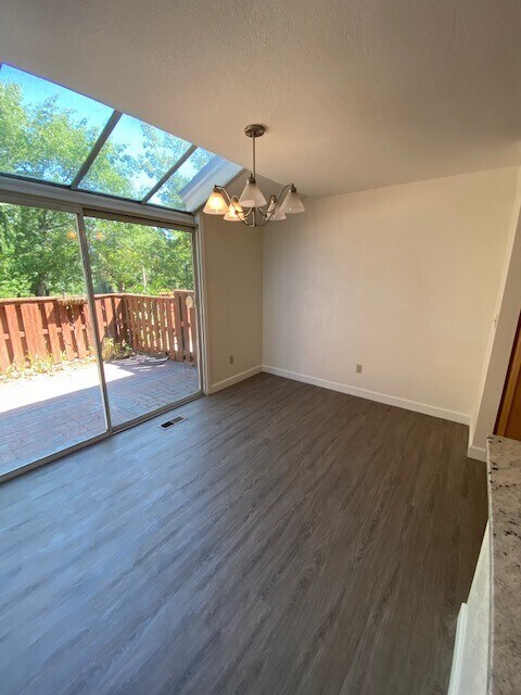 Foto del edificio - 3135 Wedgewood Court