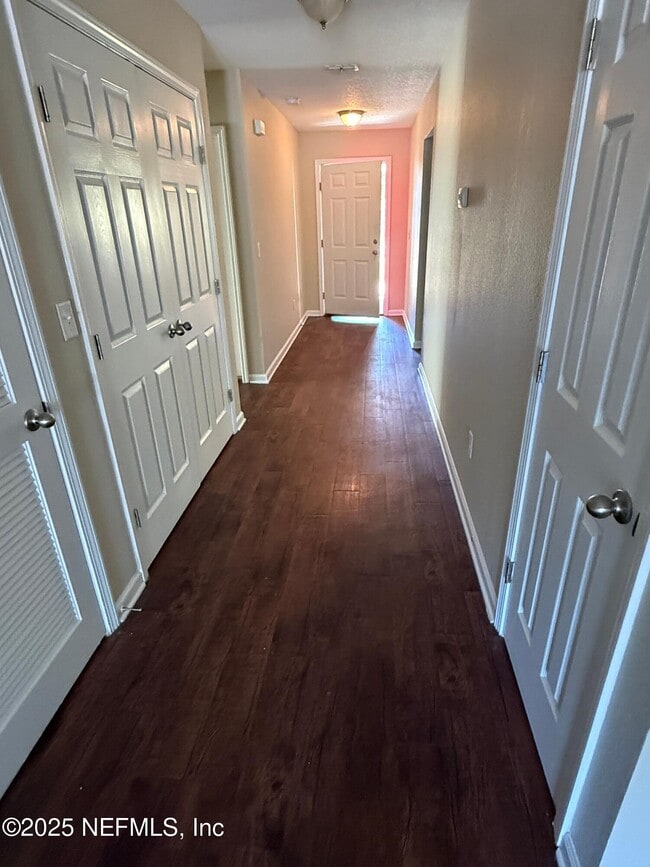 Building Photo - 8850 Southwest Ct