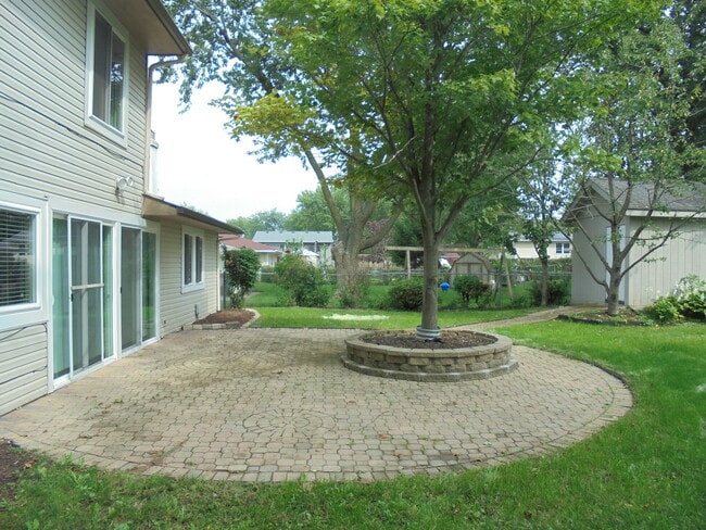 Building Photo - 1085 Hecker Dr