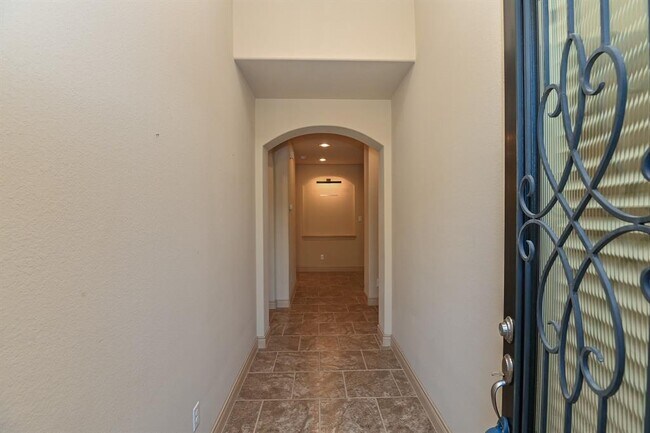 Foto del edificio - 24210 Madrid Hill Ln