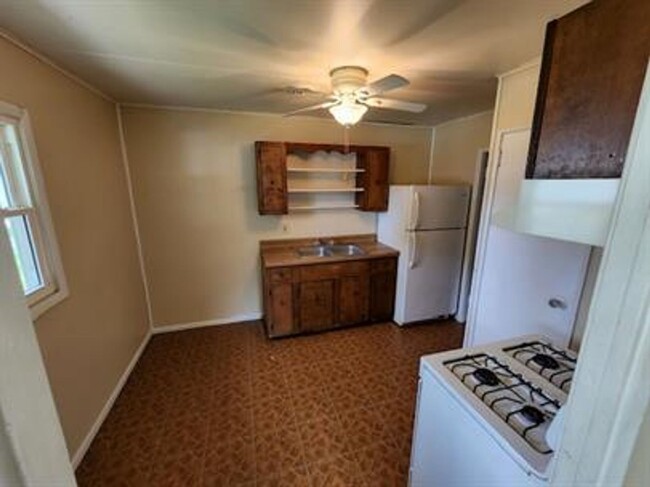 Foto del edificio - 1088 Eastview Dr