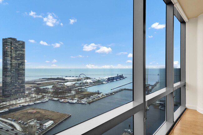 Foto del edificio - 450 E Waterside Dr