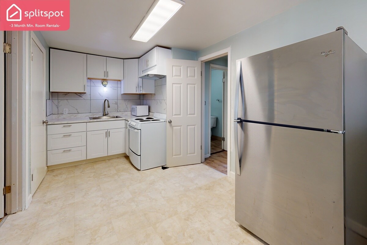 Private room in 2 bedroom Seattle Apartment Apartment for Rent in