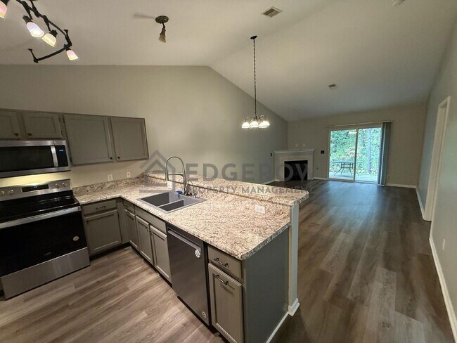 Foto del edificio - 4254 Peak Ln NE