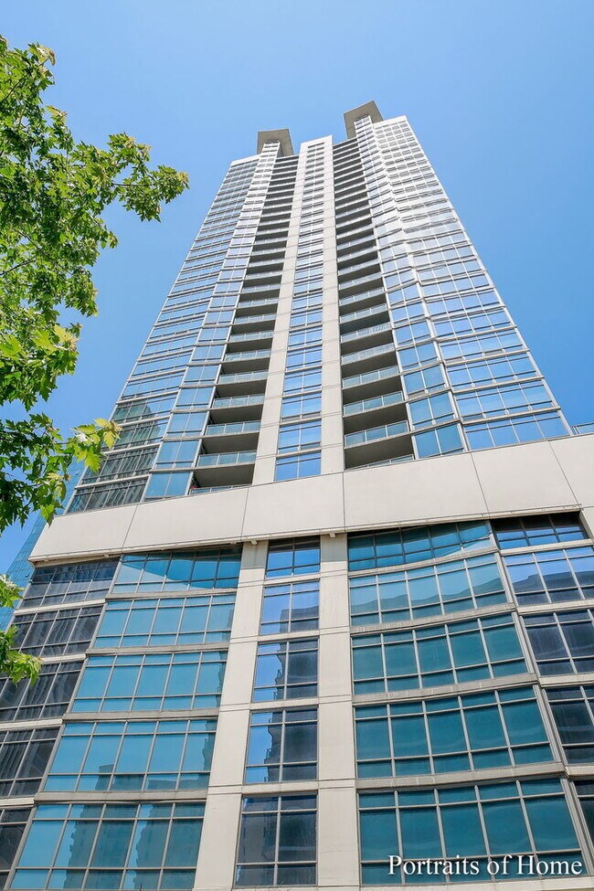 Building Photo - 100 E 14th St