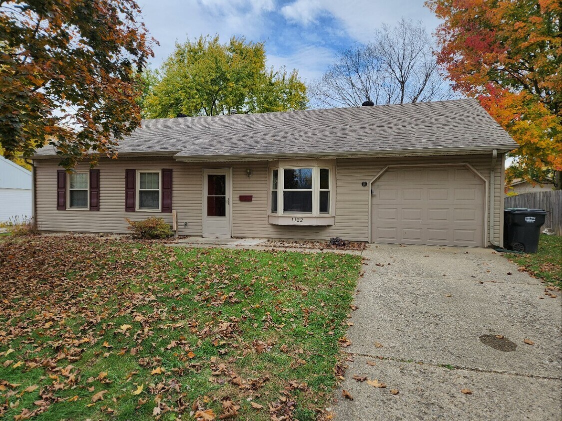 1122 Warwick Dr, New Whiteland, IN 46184 House Rental in New