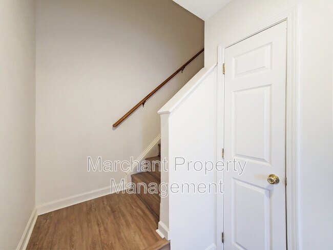 Foto del edificio - 6 Hammett Grove Ln