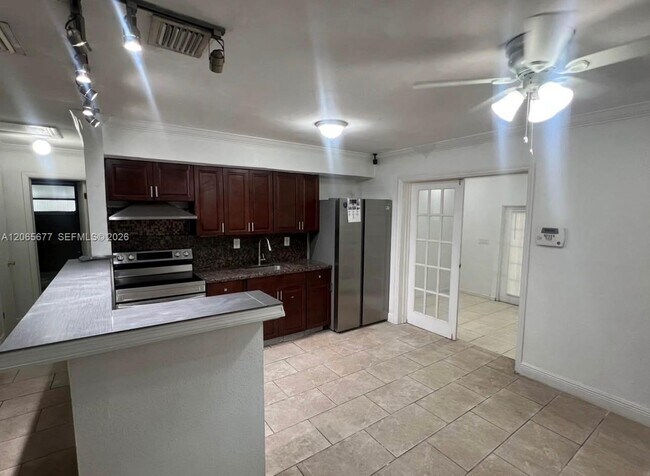 Building Photo - 120 NE 185th Terrace
