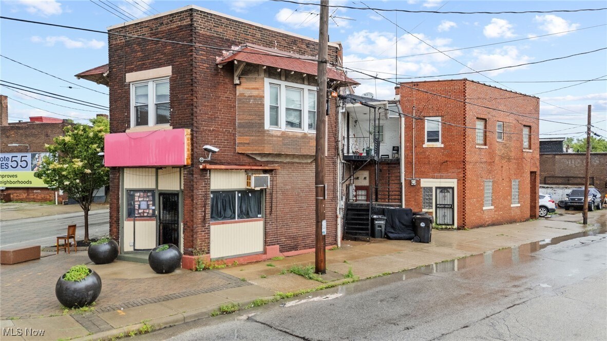 15300 Waterloo Rd Cleveland, OH 44110 – photo 2