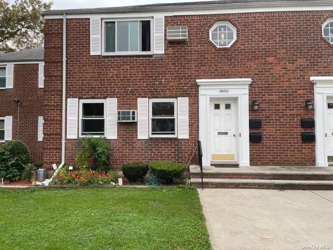 Primary Photo - 254-15-254-75 75th Ave