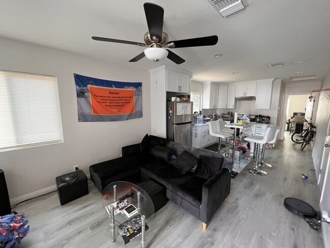 Foto del edificio - 120 E Shady Grove Dr