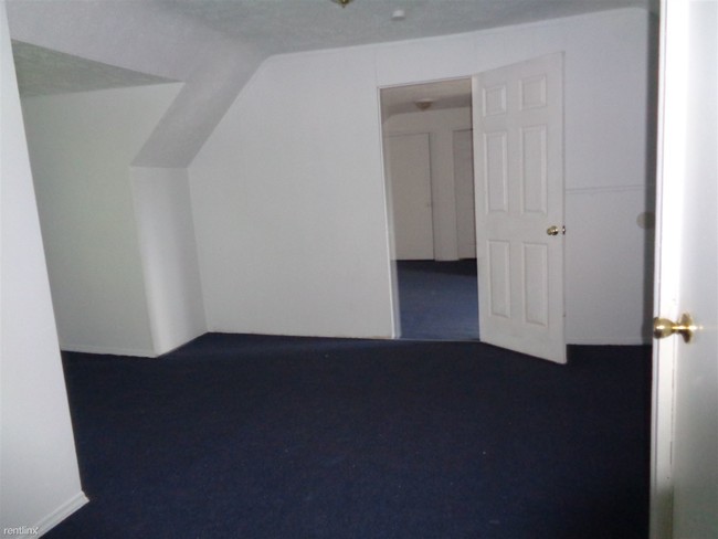 Building Photo - 1 br, 1 bath Apartment - 420 Broadway Ave 5