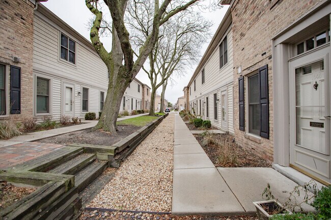 Foto del edificio - 1845 Bristol Walk