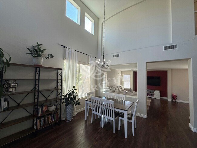 Foto del edificio - 6509 W Red Fox Rd