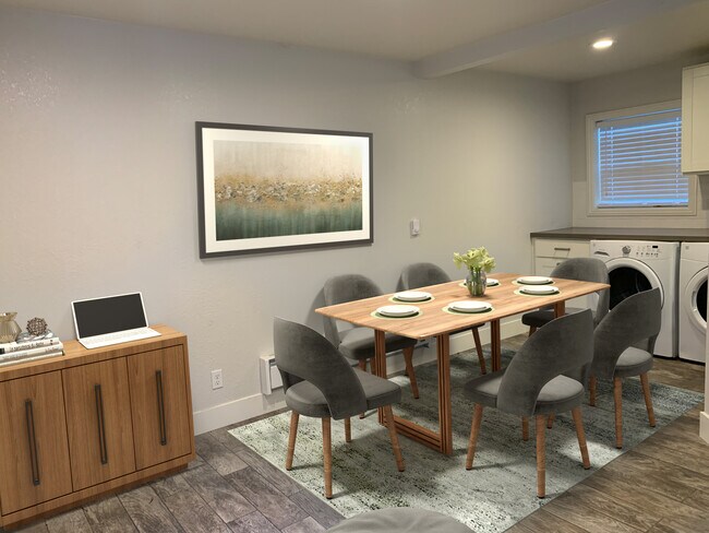 Una mesa grande encaja perfectamente - 1534 Tyler St