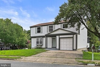 Building Photo - 9409 Mirror Pond Dr