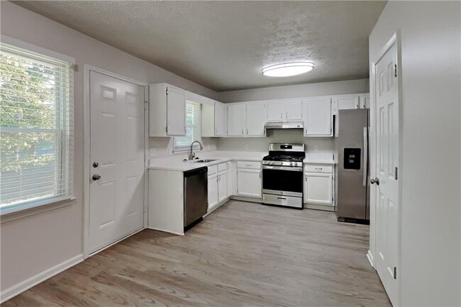 Building Photo - 1800 Baynard Ct NW
