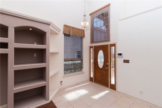 Building Photo - 12941 Tierra Salas Dr