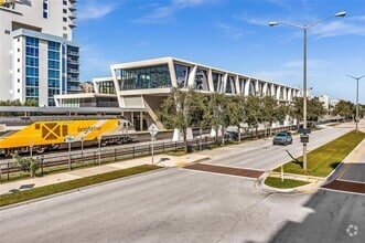 Building Photo - 410 Evernia St