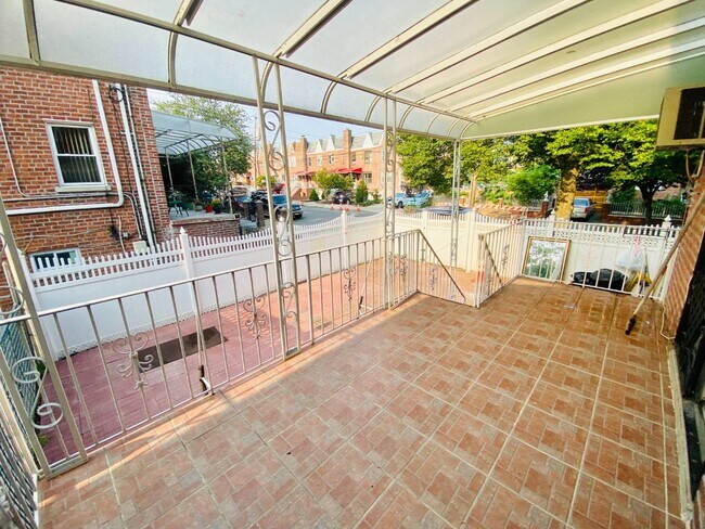 Building Photo - 1117 Mace Ave
