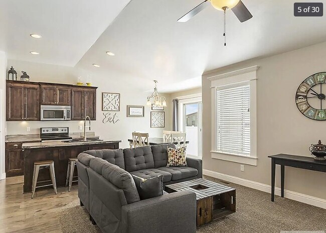 Building Photo - 5196 Ryanne Way