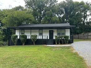 Building Photo - 414 Hollywood Dr