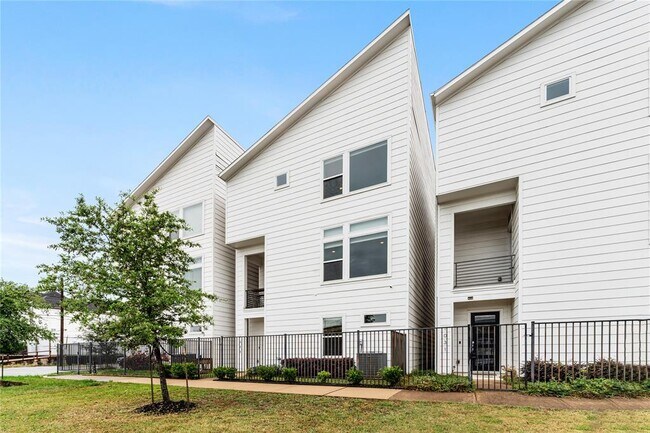 Foto del edificio - 1033 Roberts St