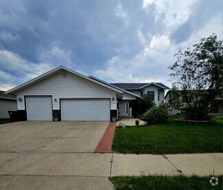 Building Photo - 2736 Essex Loop