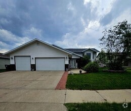 Building Photo - 2736 Essex Loop