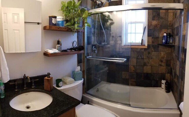 Foto del edificio - 4203 Foote St NE