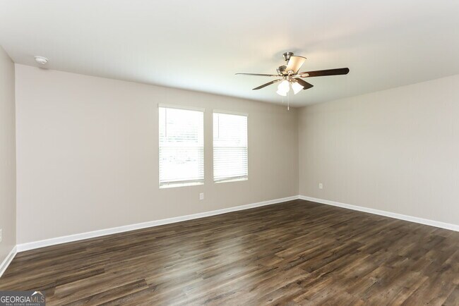 Foto del edificio - 3695 Newbury Pl