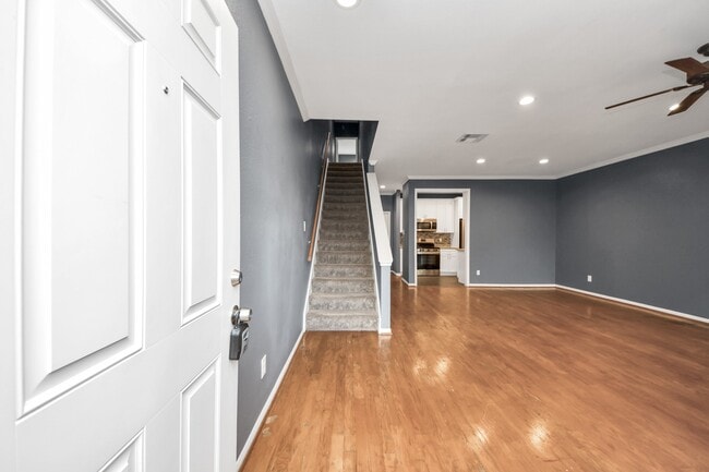 Building Photo - 2874 Holly Hall St