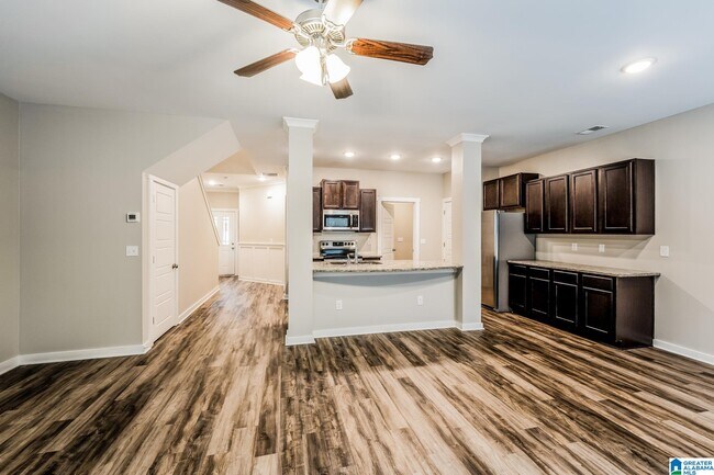 Building Photo - 635 Briar Ridge Cir