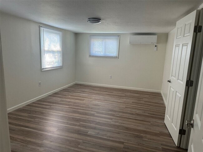 Foto del edificio - 1034 Western Ln