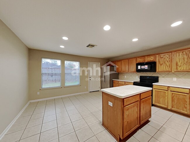 Building Photo - 3318 Falcon Trail Dr