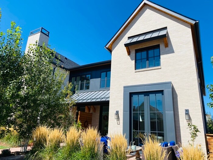 Primary Photo - Stylish Duplex in LoHi!