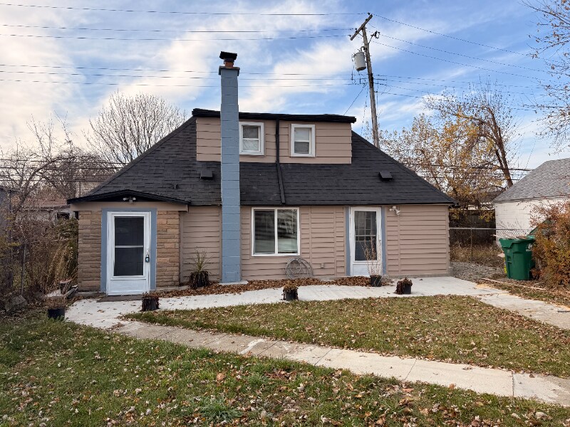 Foto principal - 24591 Valley Ave