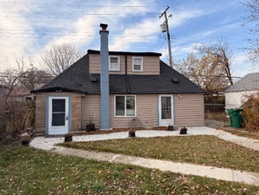 Building Photo - 24591 Valley Ave